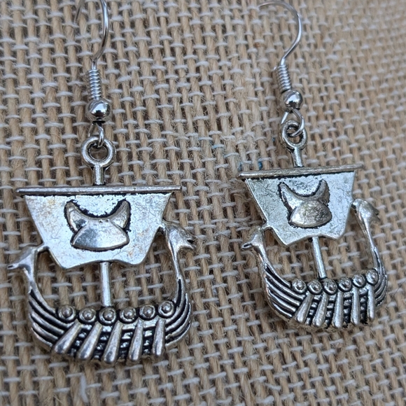 Viking Ship Earrings - Picture 6 of 8